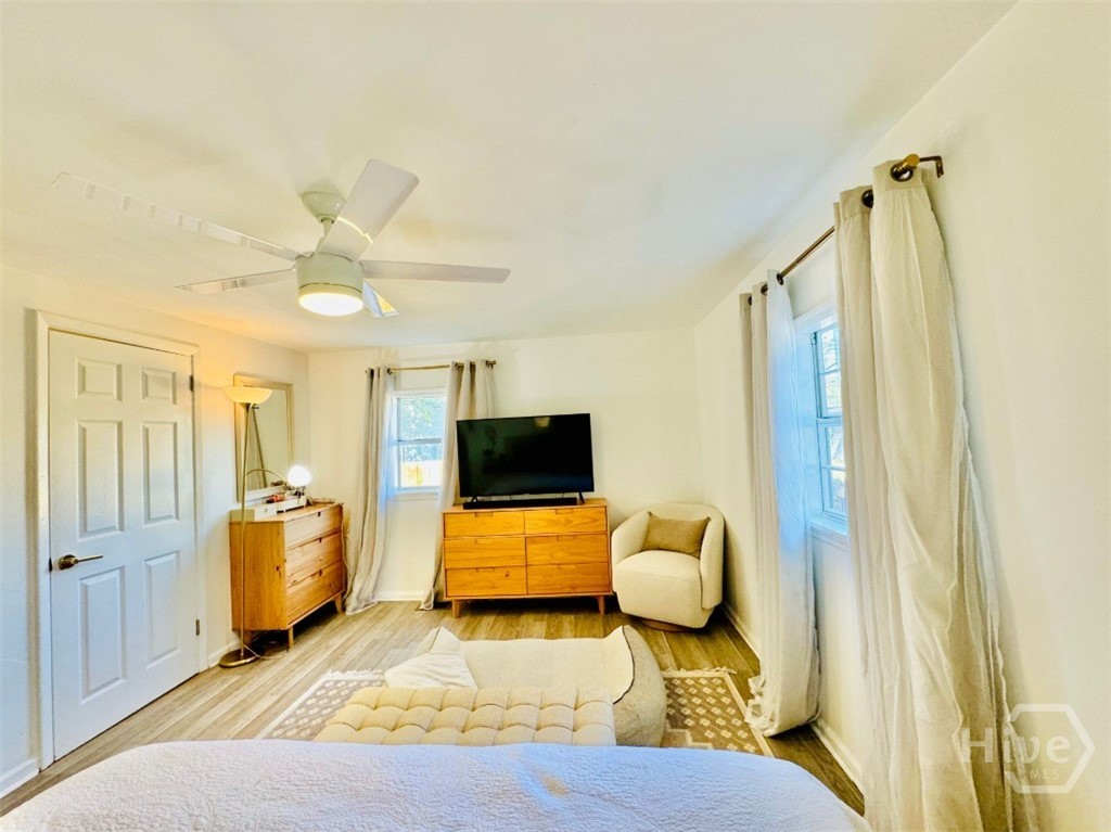 666 E 32nd Street Property Photo 18
