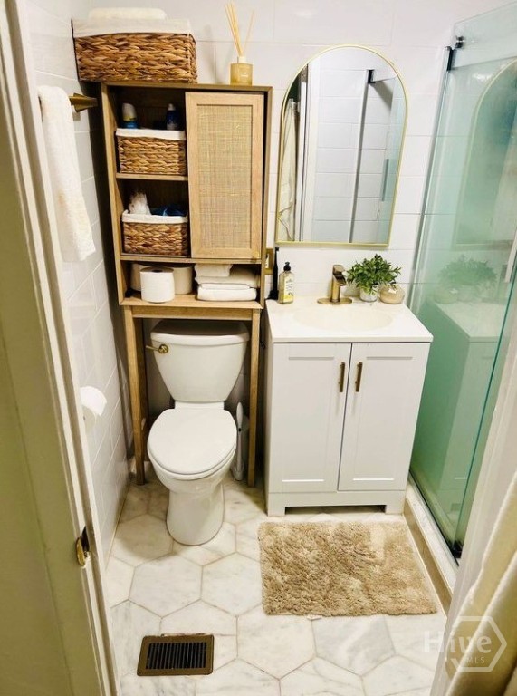 666 E 32nd Street Property Photo 19