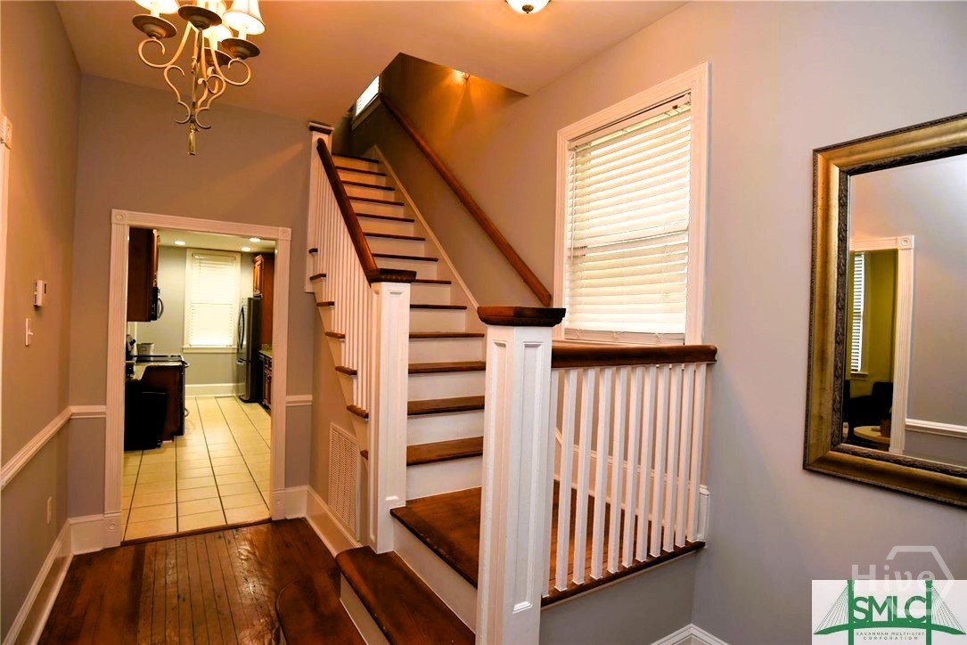 519 E 37th Street Property Photo 2