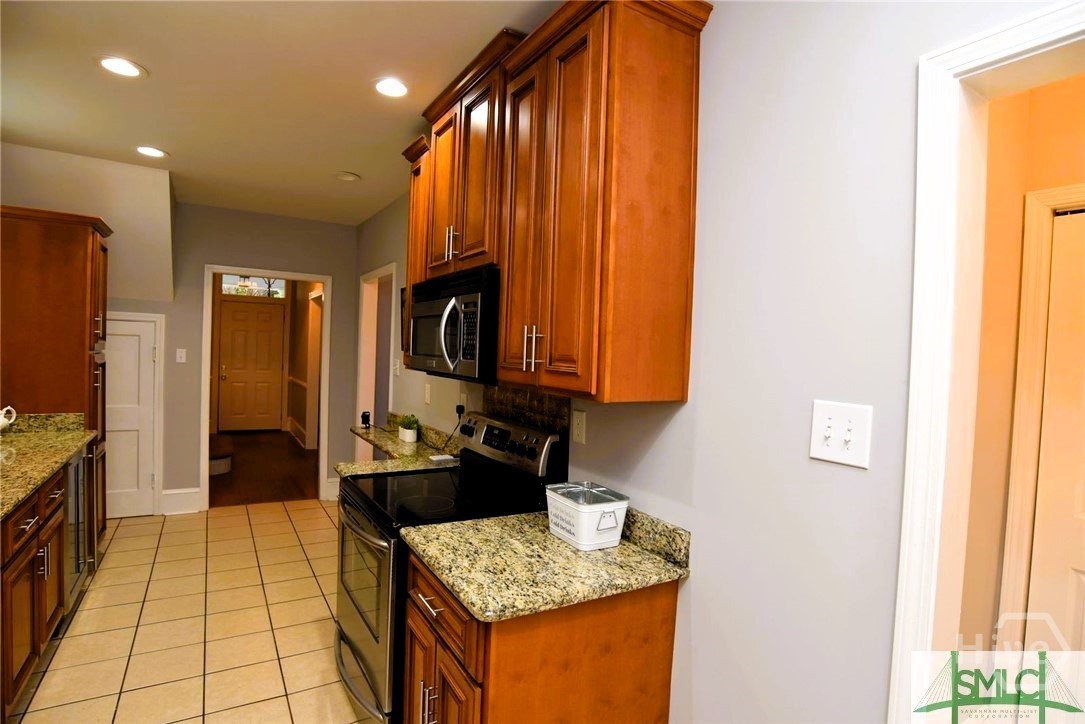 519 E 37th Street Property Photo 8