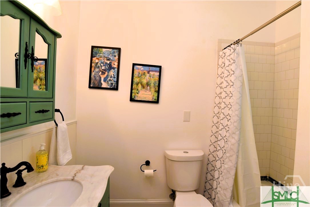 519 E 37th Street Property Photo 16