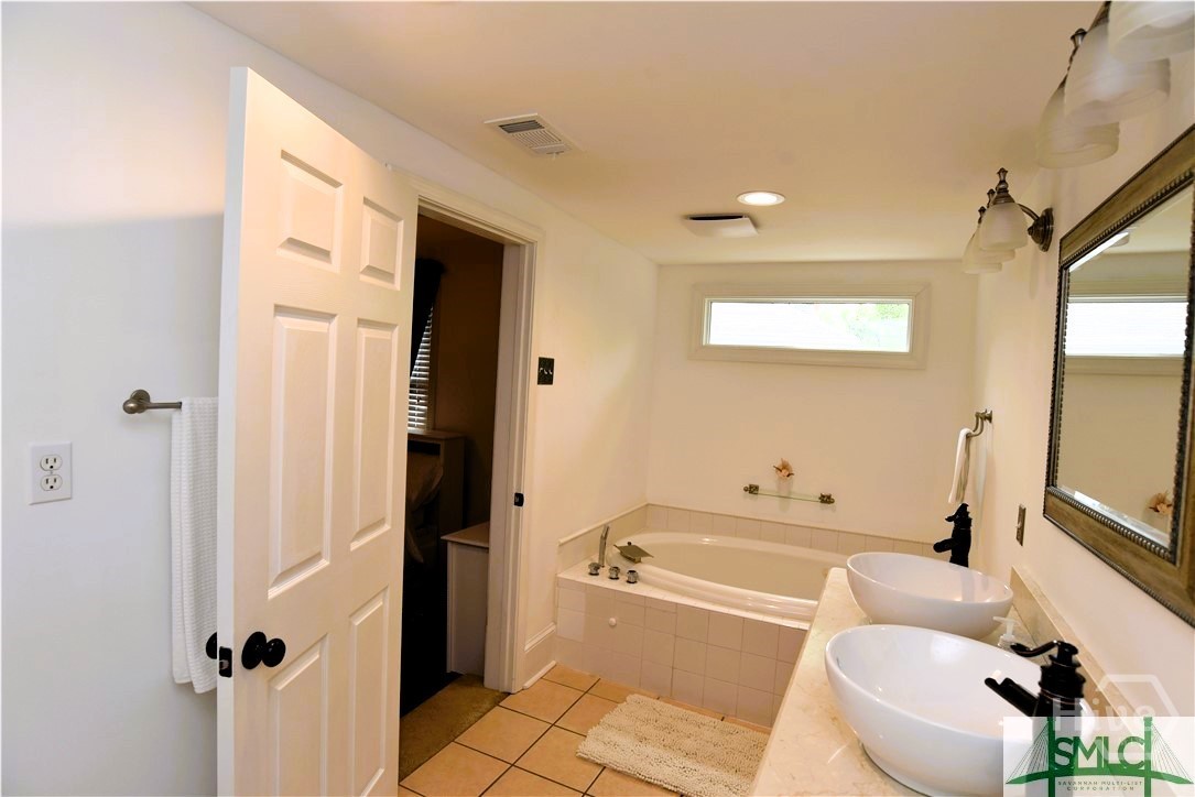 519 E 37th Street Property Photo 18
