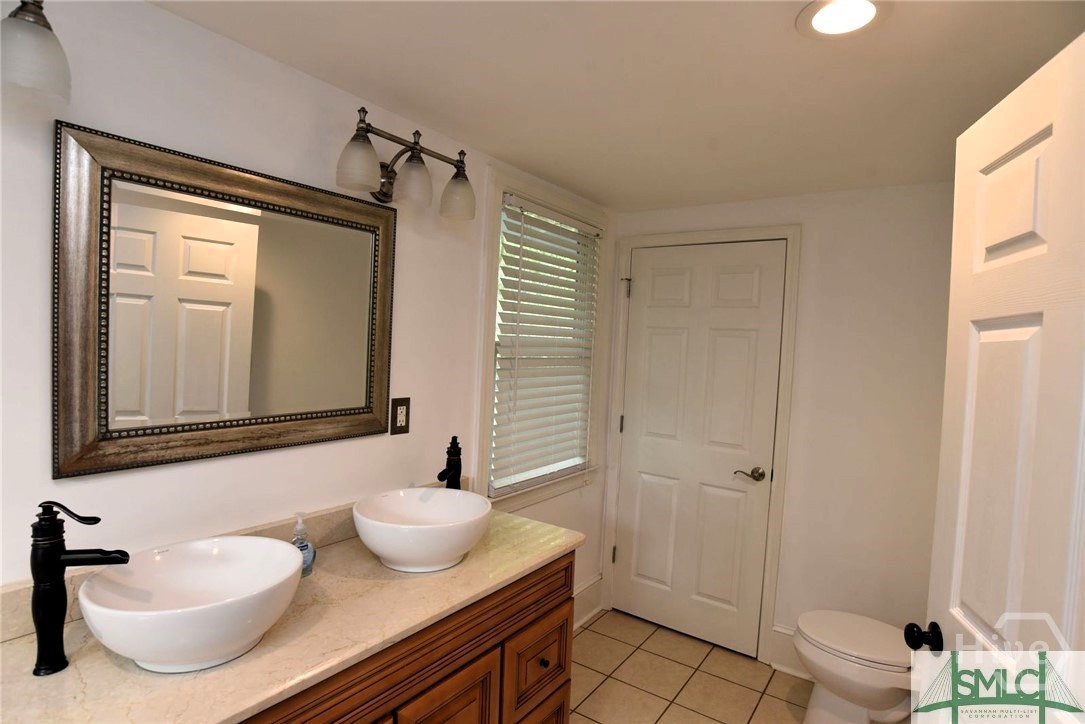 519 E 37th Street Property Photo 19