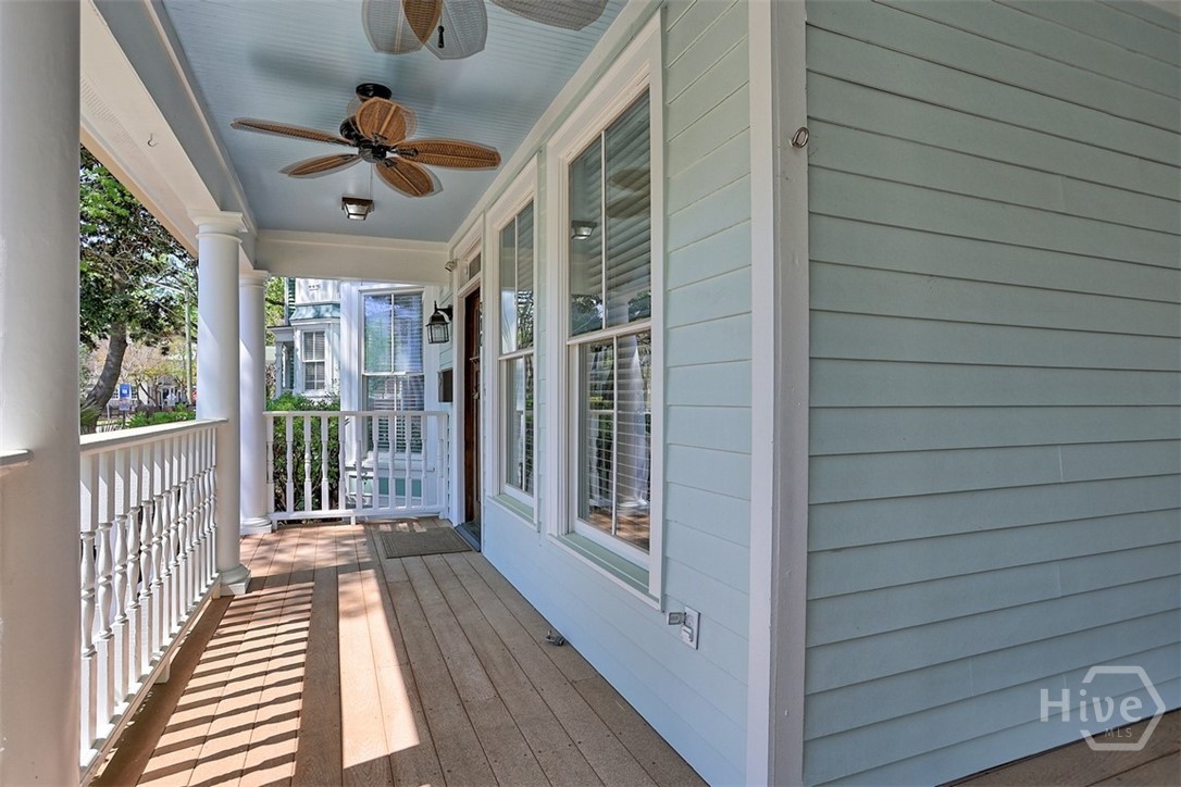 310 E Park Avenue Property Photo 5