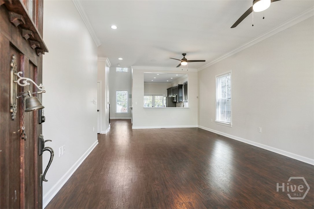 310 E Park Avenue Property Photo 6
