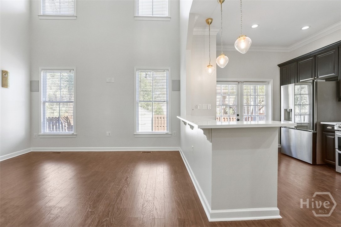 310 E Park Avenue Property Photo 17