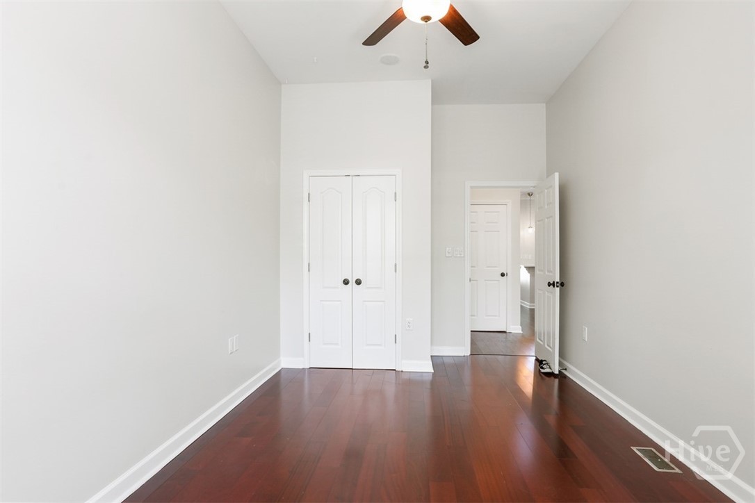 310 E Park Avenue Property Photo 30