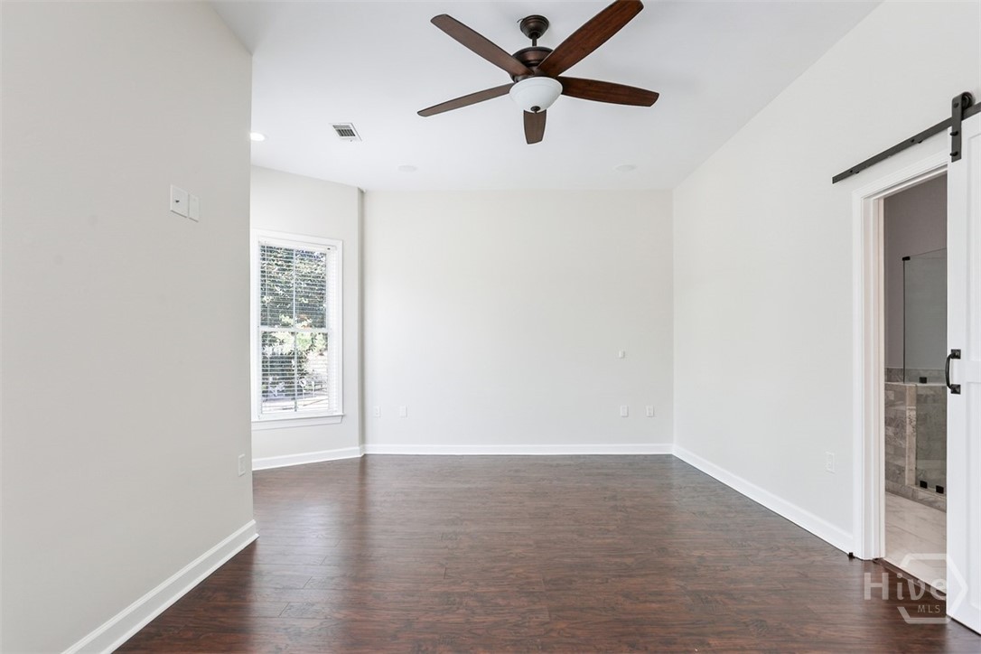 310 E Park Avenue Property Photo 42