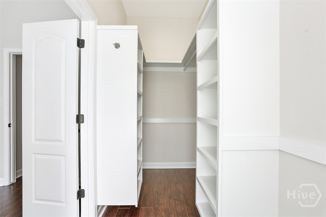 310 E Park Avenue Property Photo 44