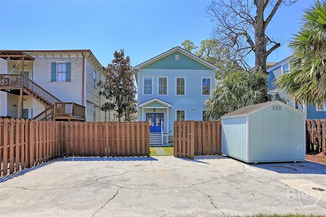 310 E Park Avenue Property Photo 54