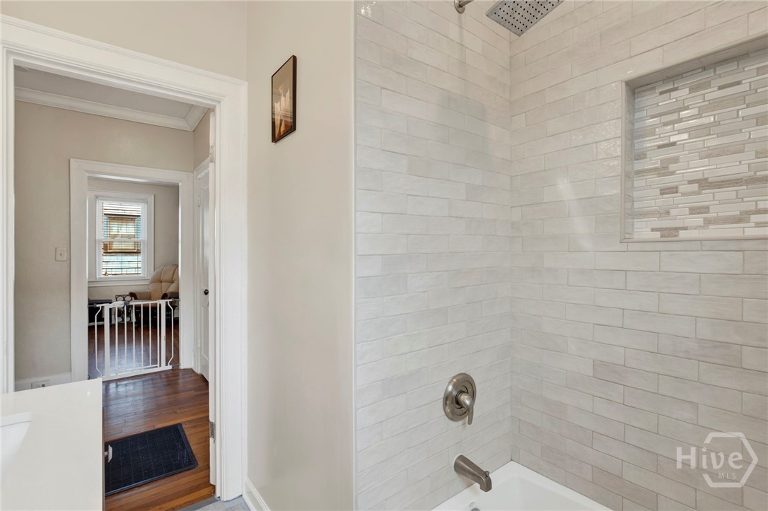 1007 Maupas Avenue Property Photo 15