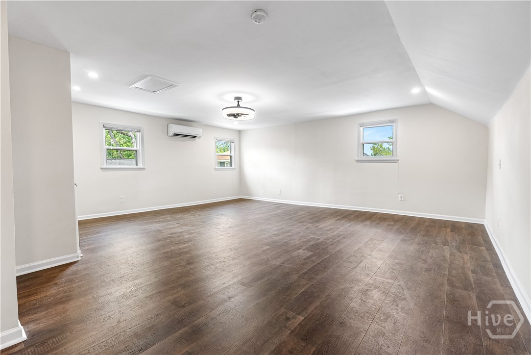 1007 Maupas Avenue Property Photo 25