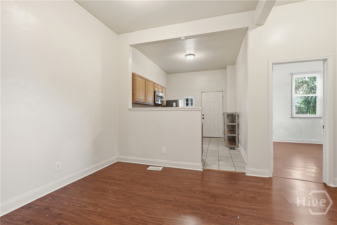 309 W 41st Street Property Photo 6