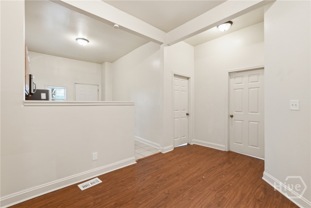 309 W 41st Street Property Photo 7