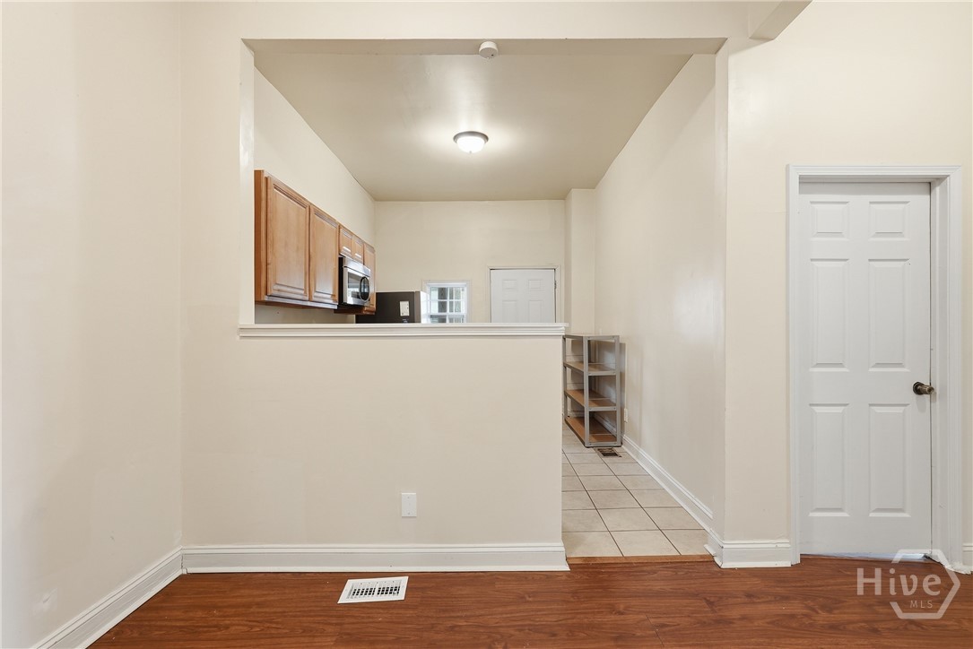 309 W 41st Street Property Photo 8