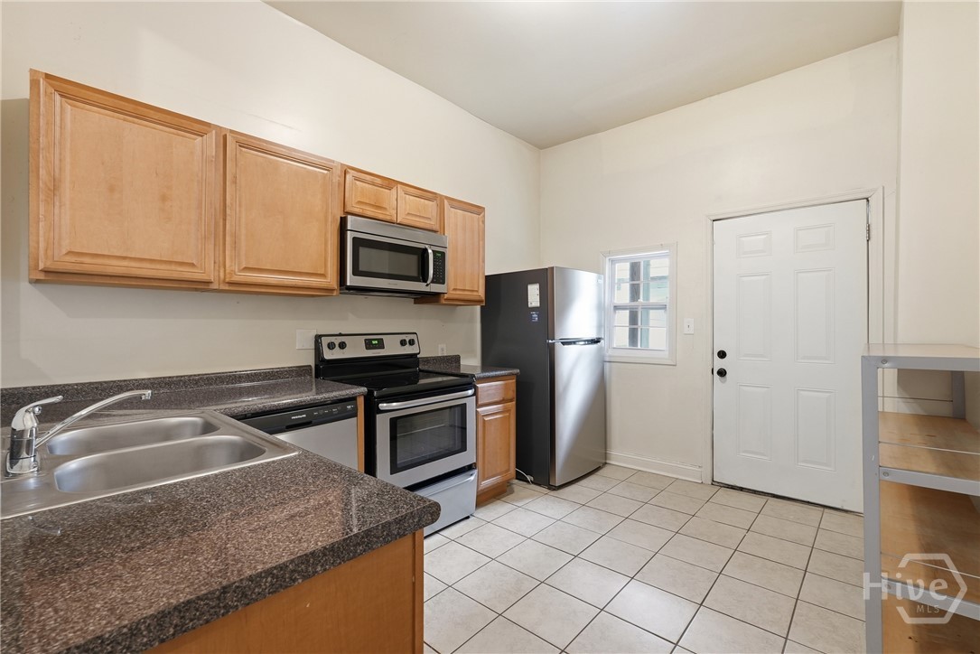 309 W 41st Street Property Photo 11