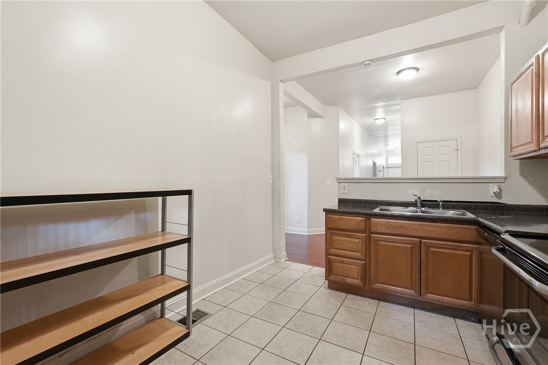 309 W 41st Street Property Photo 12