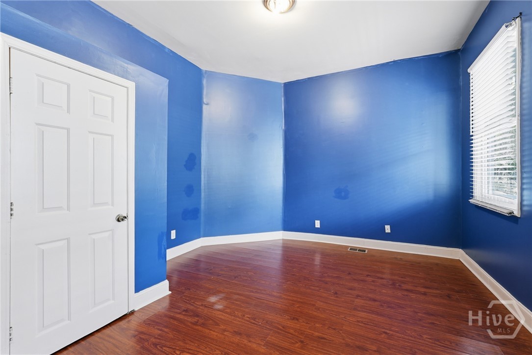 309 W 41st Street Property Photo 13