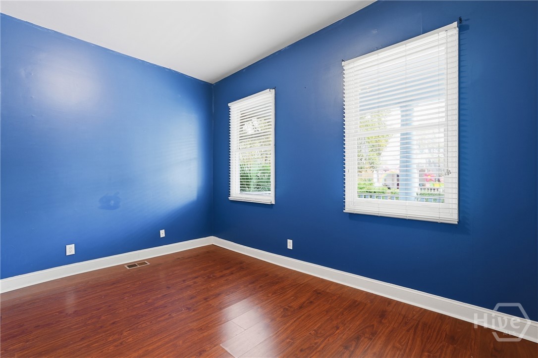 309 W 41st Street Property Photo 15