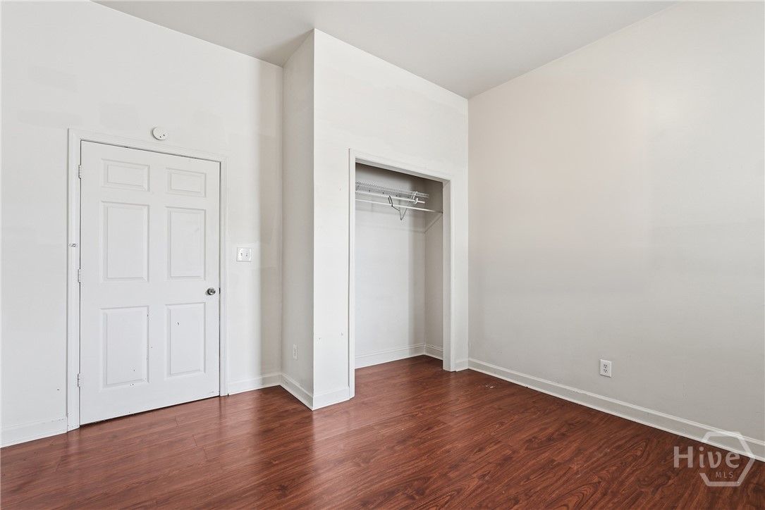 309 W 41st Street Property Photo 17