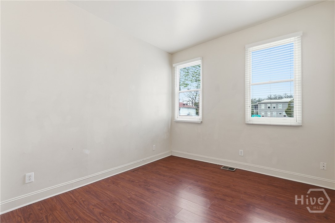 309 W 41st Street Property Photo 19