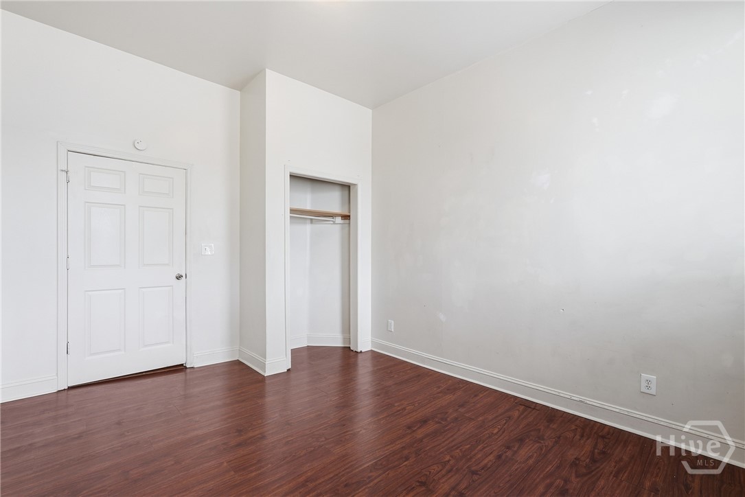309 W 41st Street Property Photo 20