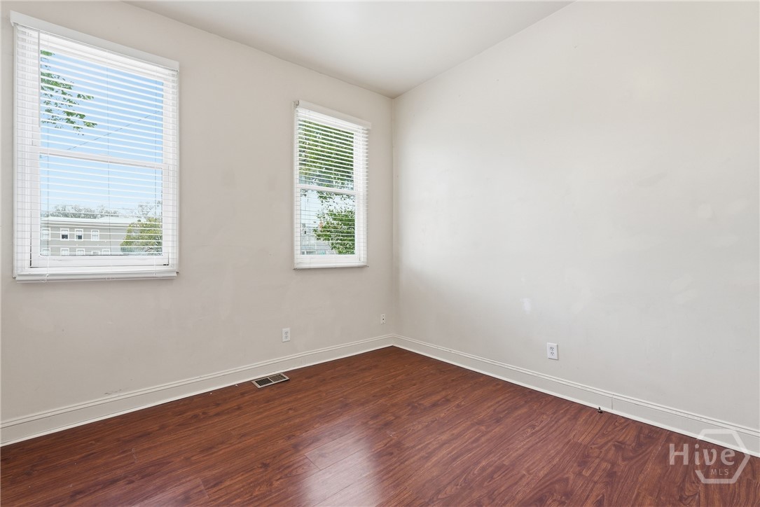 309 W 41st Street Property Photo 21
