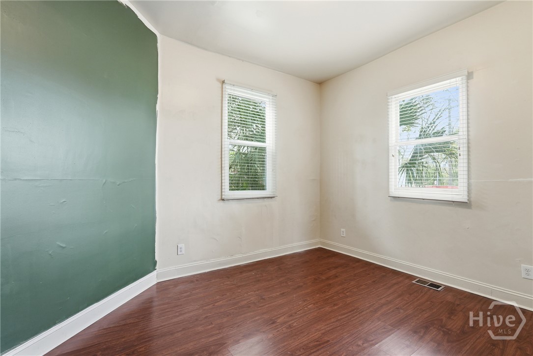 309 W 41st Street Property Photo 22