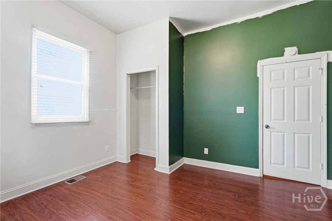 309 W 41st Street Property Photo 23