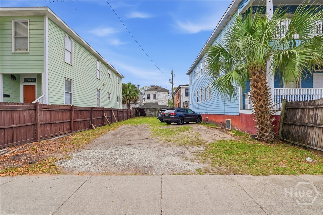 309 W 41st Street Property Photo 27