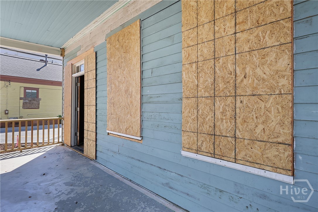 423 W 42nd Street Property Photo 10
