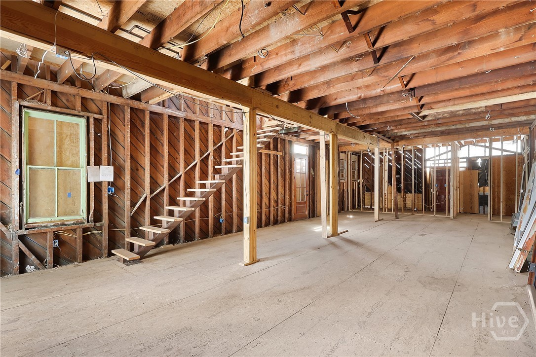 423 W 42nd Street Property Photo 11