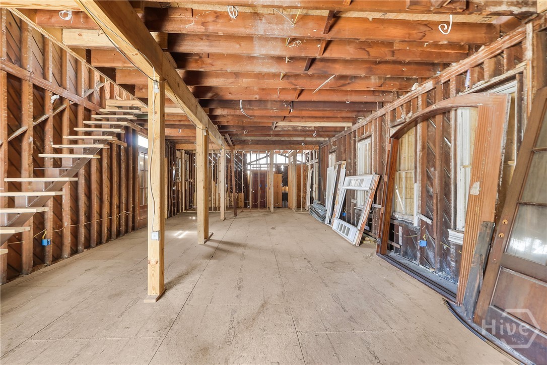 423 W 42nd Street Property Photo 13