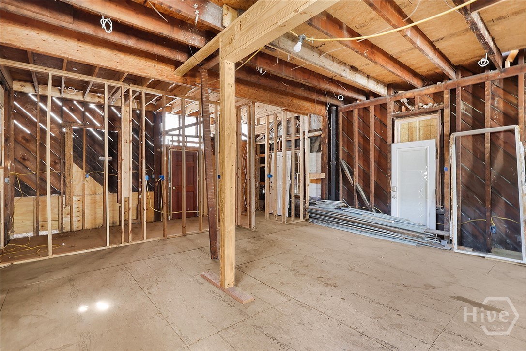 423 W 42nd Street Property Photo 18