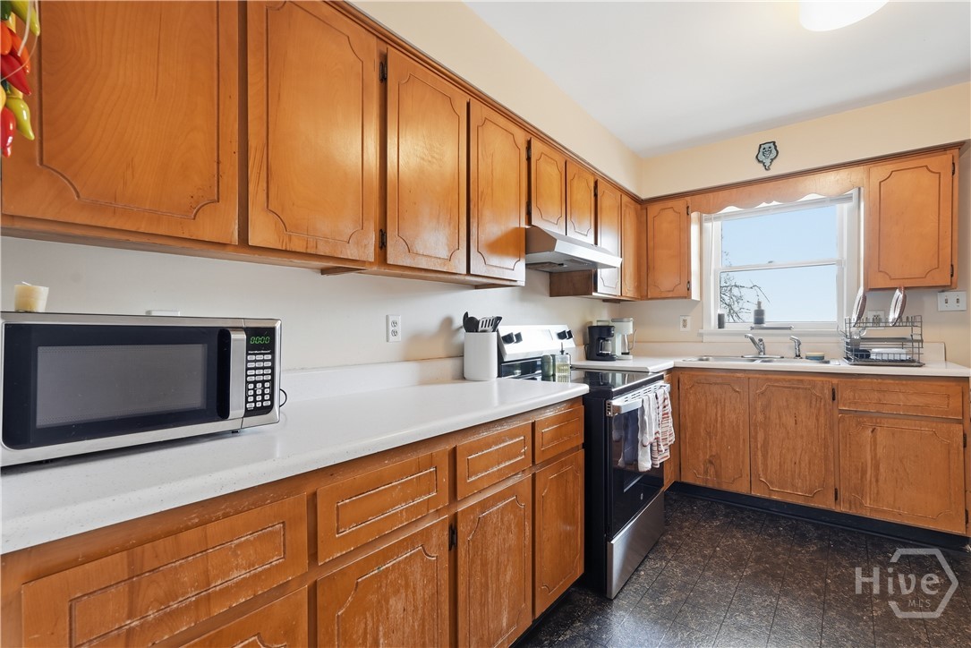 512 E Duffy Street Property Photo 6