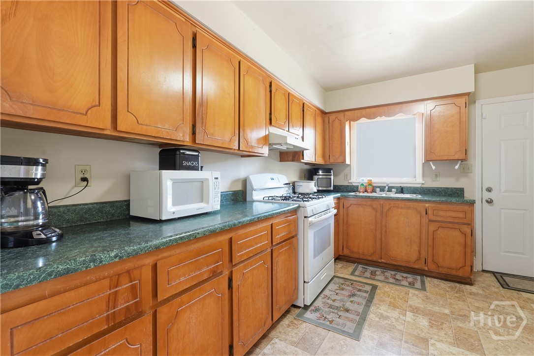 512 E Duffy Street Property Photo 11