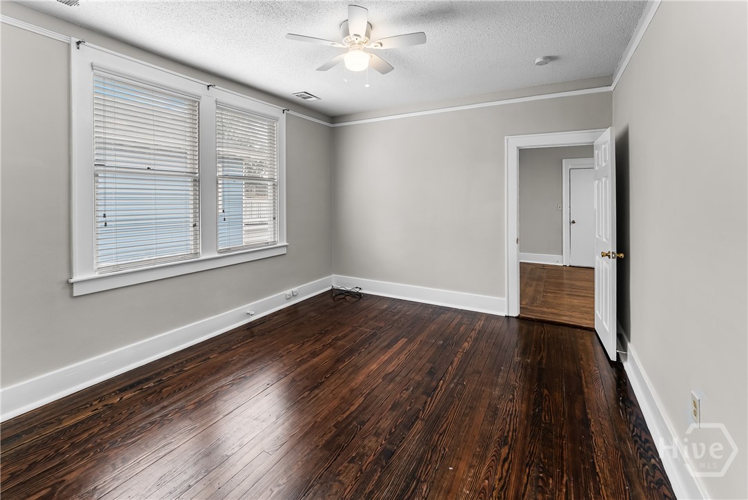 510-512 E 39th Street Property Photo 35