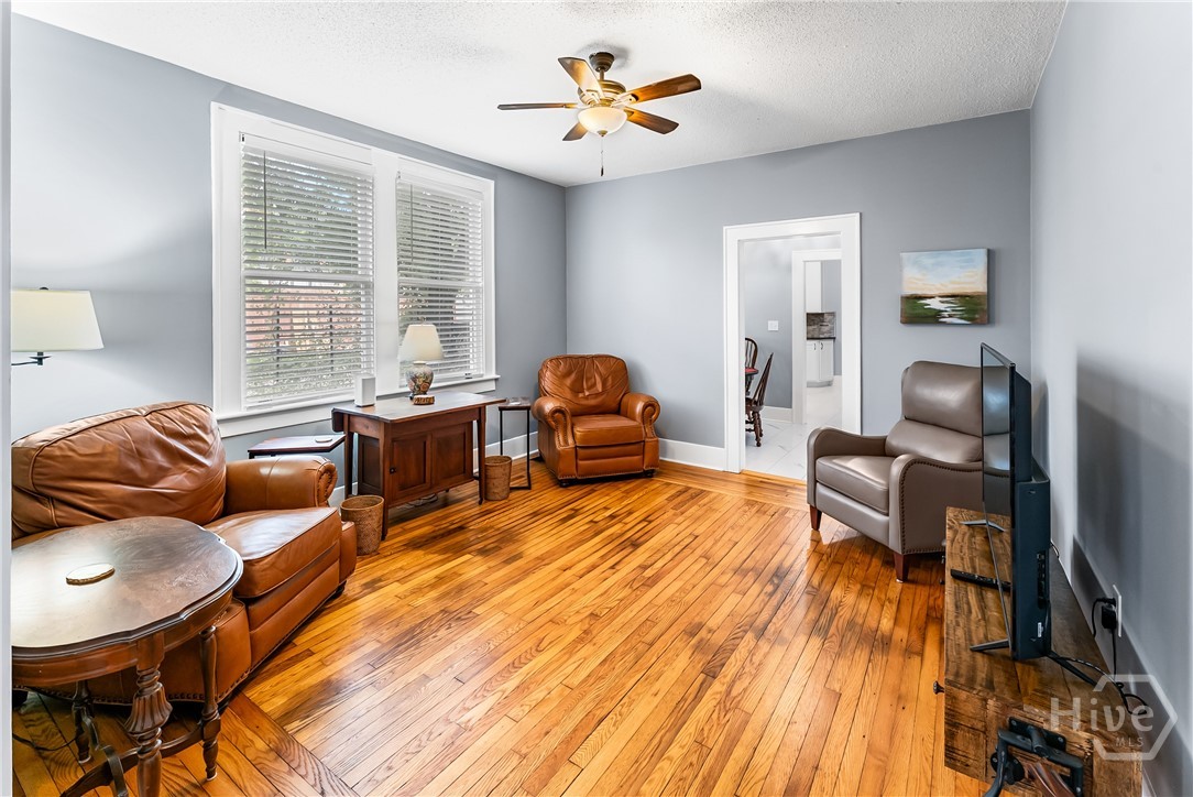510-512 E 39th Street Property Photo 43
