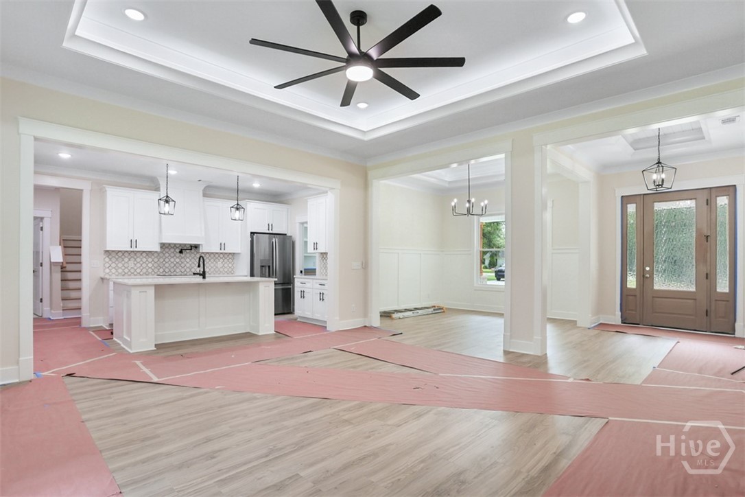 433 Exley Loop Property Photo 3
