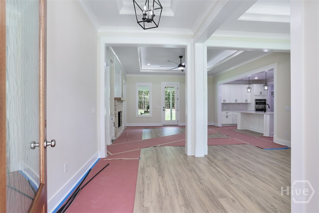 433 Exley Loop Property Photo 6