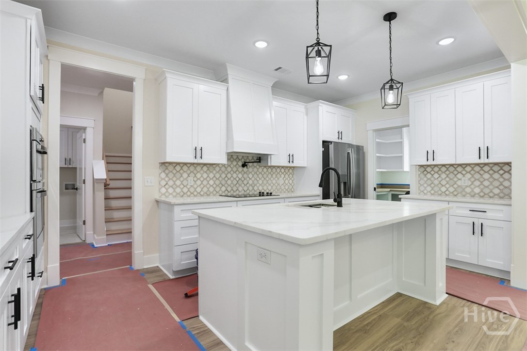 433 Exley Loop Property Photo 8