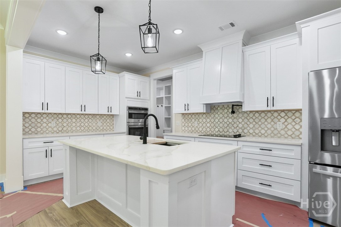 433 Exley Loop Property Photo 9