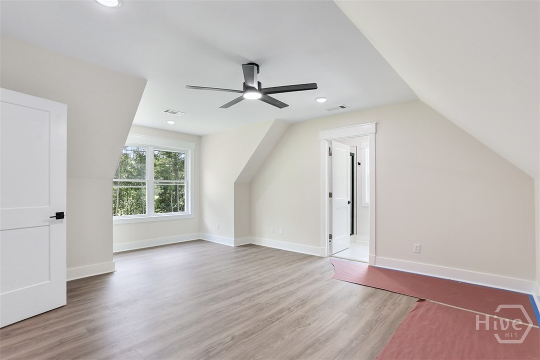 433 Exley Loop Property Photo 32
