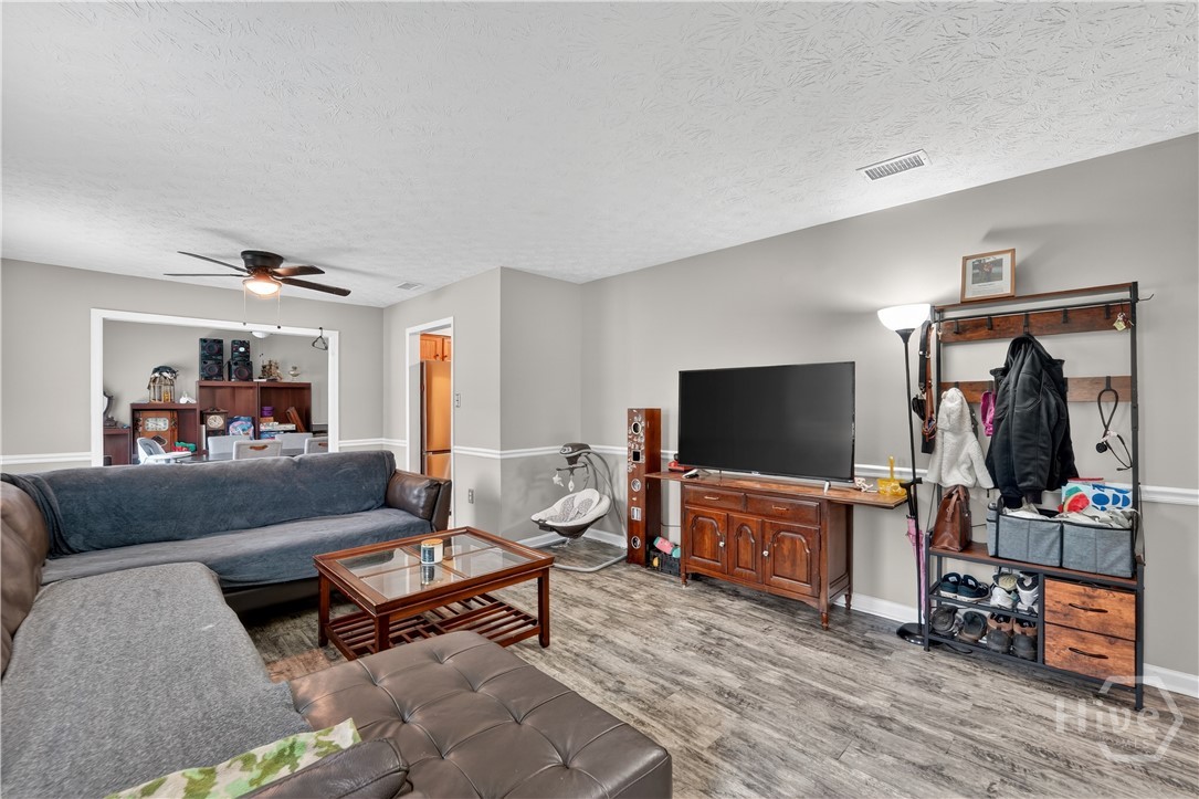 7313 Tropical Way Property Photo 5
