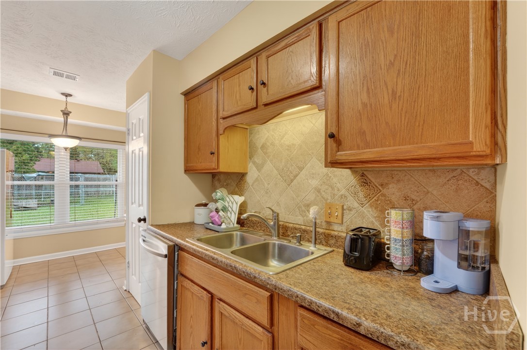 7313 Tropical Way Property Photo 10