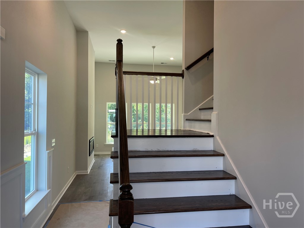 160 Como Drive Property Photo 3