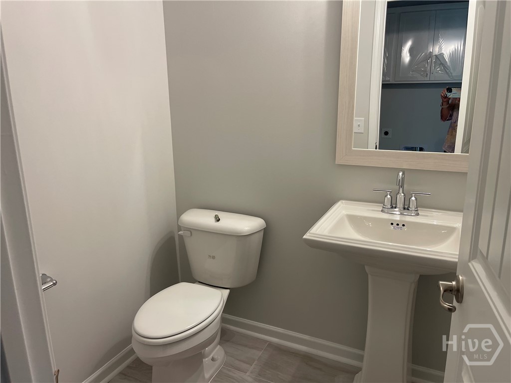 160 Como Drive Property Photo 8