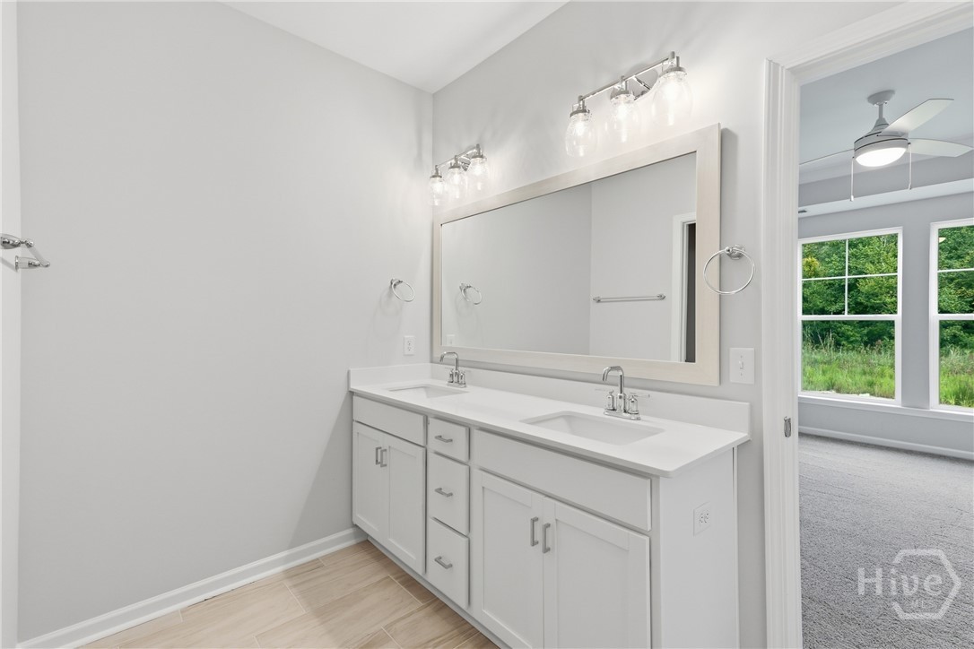 160 Como Drive Property Photo 12