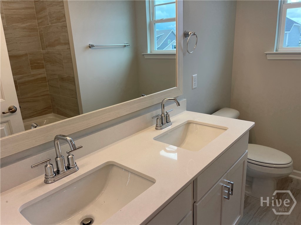 160 Como Drive Property Photo 15