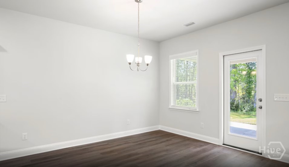 386 Monterey Loop Property Photo 8